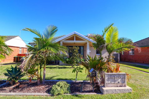 Surfside - Accommodation Kalgoorlie 0