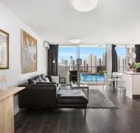 Sweeping Views of Surfers Paradise and Chevron Island - Accommodation Kalgoorlie