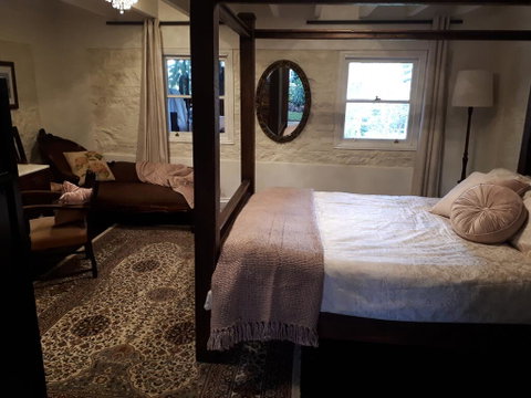 Tanilba House - Accommodation Kalgoorlie 1
