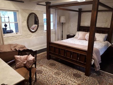 Tanilba House - Accommodation Kalgoorlie 0