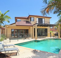 Tarcoola 41 - 5 BDRM Canal Home with Pool - Accommodation Kalgoorlie