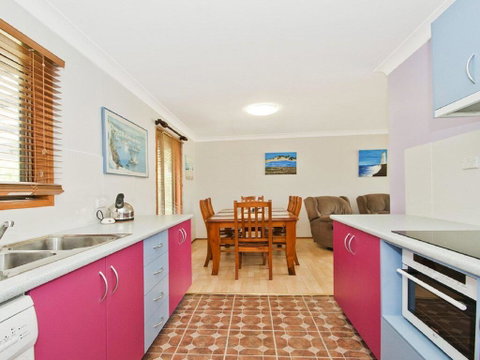 Tea Tree Cottage - Great Yard For Pets And Kids - Accommodation Kalgoorlie 1