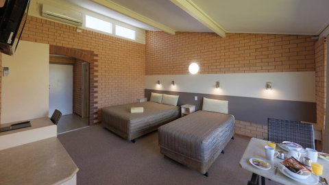 Tenterfield Motor Inn - Accommodation Kalgoorlie 1