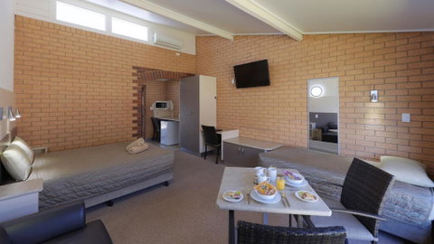 Tenterfield Motor Inn - Accommodation Kalgoorlie 3