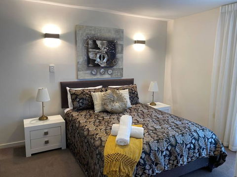 TERRACE LUX FULLY AIR 2 CAR FREE NETFLIX WIFI WINE - Accommodation Kalgoorlie 1