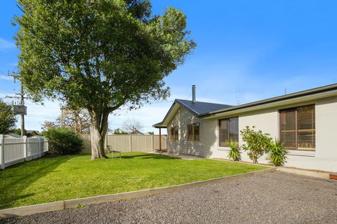 THE ASHMAN HOUSE - Modern And Close To Town - Accommodation Kalgoorlie 3