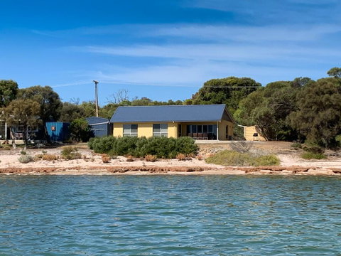 The Beach House - Accommodation Kalgoorlie 0