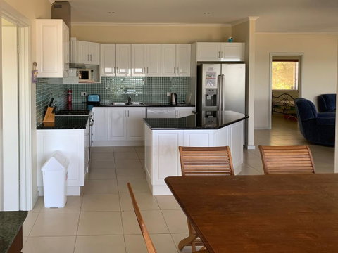 The Beach House - Accommodation Kalgoorlie 1