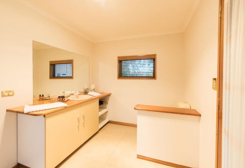 Parnella Kettering - Accommodation Kalgoorlie 6