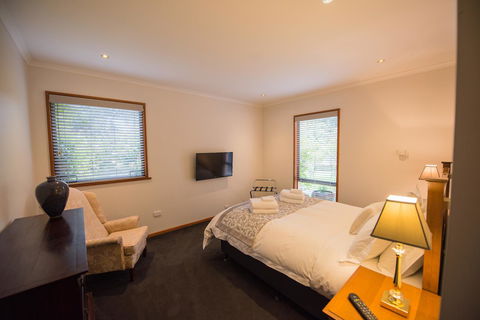 Parnella Kettering - Accommodation Kalgoorlie 14