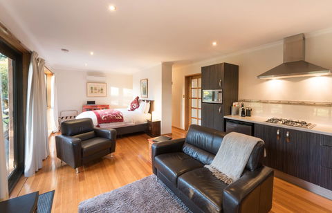 Parnella Kettering - Accommodation Kalgoorlie 5