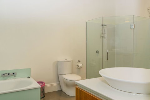 Roxburgh House Apartments - Accommodation Kalgoorlie 4