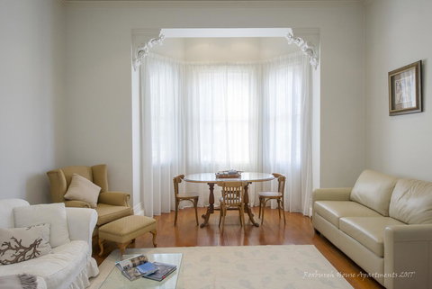 Roxburgh House Apartments - Accommodation Kalgoorlie 5