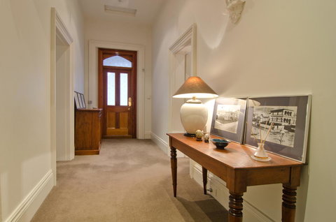 Roxburgh House Apartments - Accommodation Kalgoorlie 16