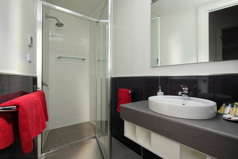 Penguin Waterfront Escape - Accommodation Kalgoorlie 7