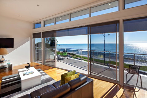 Penguin Waterfront Escape - Accommodation Kalgoorlie 1