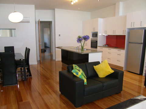 Penguin Waterfront Escape - Accommodation Kalgoorlie 12