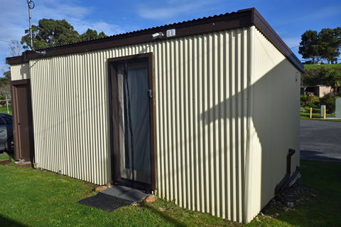 Lettes Hideaway - Accommodation Kalgoorlie 3