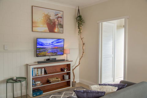 New Aptmnt Only 5 Mins To Mona Gallery - Accommodation Kalgoorlie 0