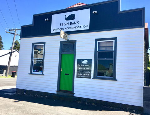 54 On Bank - Accommodation Kalgoorlie 0