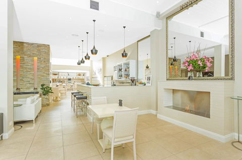 Deep Blue Hotel & Hot Springs - Accommodation Kalgoorlie 22