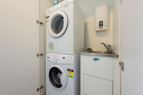 Amazing Accommodations: Vogue - Accommodation Kalgoorlie 25