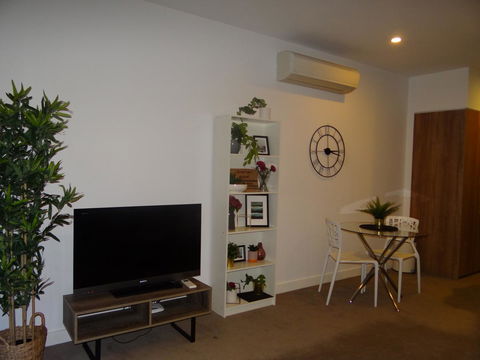 Amazing Accommodations: Vogue - Accommodation Kalgoorlie 5