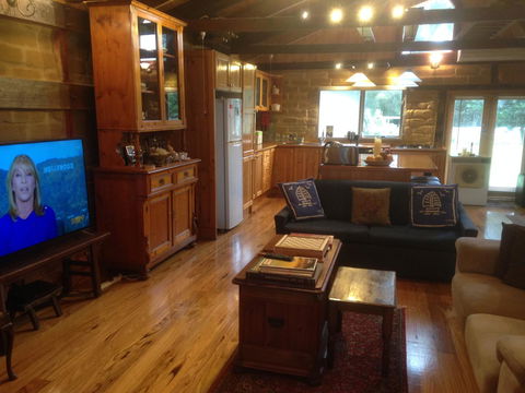 Mud Hollow Barn - Accommodation Kalgoorlie 13