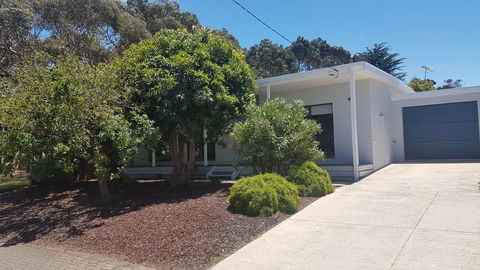 Island Escape - Accommodation Kalgoorlie 0