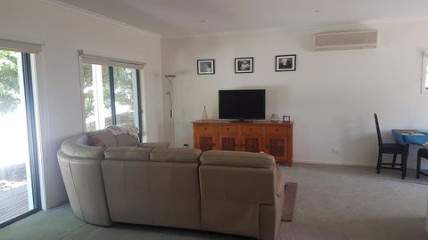Island Escape - Accommodation Kalgoorlie 4