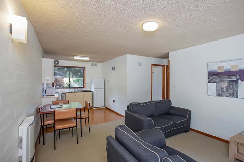 Eastern Beach Holiday Units - Accommodation Kalgoorlie 1