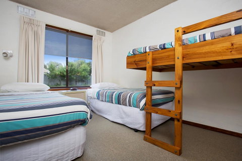 Eastern Beach Holiday Units - Accommodation Kalgoorlie 6
