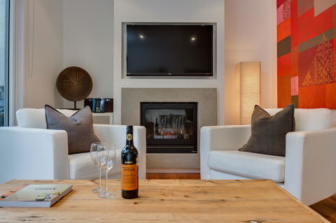 Capella Villa No. 4 - Stunning Luxury Decor Inside And Out - Accommodation Kalgoorlie 2