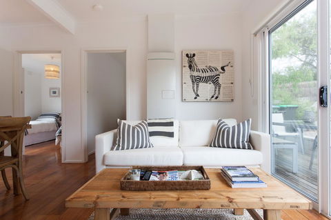 Capella Villa No. 4 - Stunning Luxury Decor Inside And Out - Accommodation Kalgoorlie 3