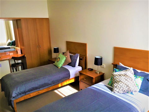 Plough Hotel - Accommodation Kalgoorlie 8