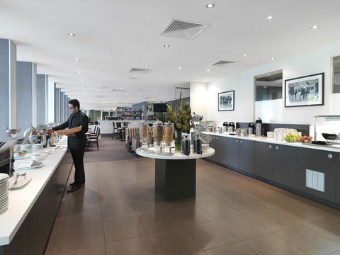 Oaks Melbourne On Collins Suites - Accommodation Kalgoorlie 8