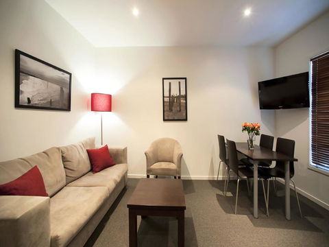The Waves Apartments - Accommodation Kalgoorlie 6