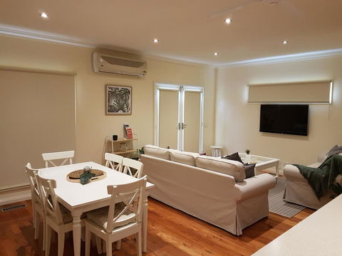 Healesville House - Fig Tree House - Accommodation Kalgoorlie 8