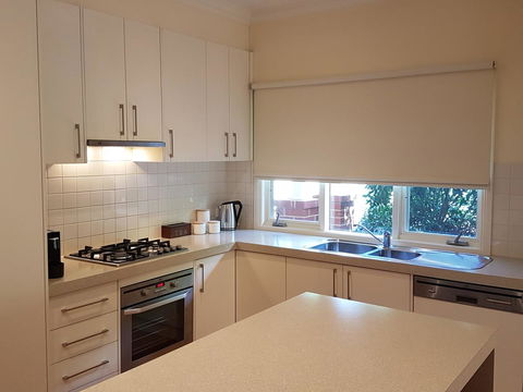 Healesville House - Fig Tree House - Accommodation Kalgoorlie 6