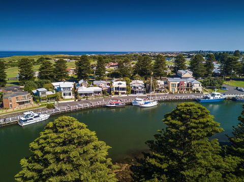 The Waterfront Apartment - Accommodation Kalgoorlie 1
