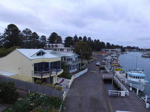 The Waterfront Apartment - Accommodation Kalgoorlie 2