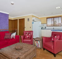 THE BOARDROOM ON BANKSIA - 11 Banksia Ave Bonny Hills - Accommodation Kalgoorlie