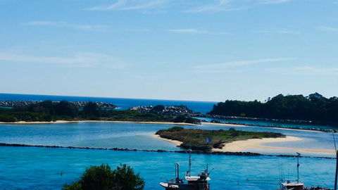 The Boathouse A 3 Bedroom House - Accommodation Kalgoorlie 0