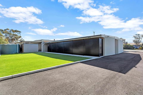 The Bunkhouse - Accommodation Kalgoorlie 1