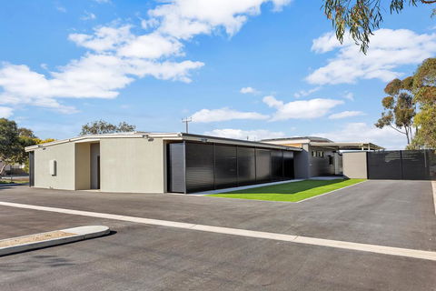 The Bunkhouse - Accommodation Kalgoorlie 2