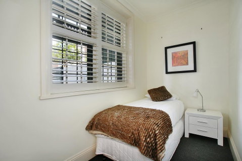 The Courtyard Of St Neot - Art Deco 2BR Potts Point Apartment With Large Courtyard In Stunning Location - Accommodation Kalgoorlie 2