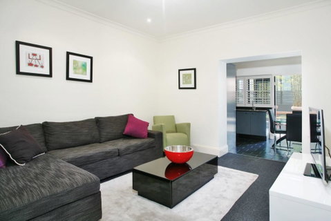 The Courtyard Of St Neot - Art Deco 2BR Potts Point Apartment With Large Courtyard In Stunning Location - Accommodation Kalgoorlie 0