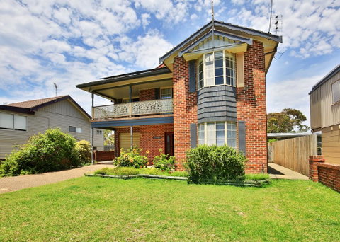 The Crescent - Pet Friendly - 1 Min To Beach - Accommodation Kalgoorlie 1