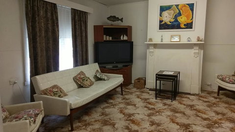 The Crooked Cottage - Accommodation Kalgoorlie 2