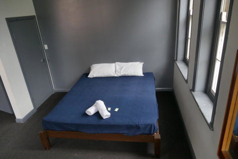 The Crown & Anchor Hotel - Accommodation Kalgoorlie 2